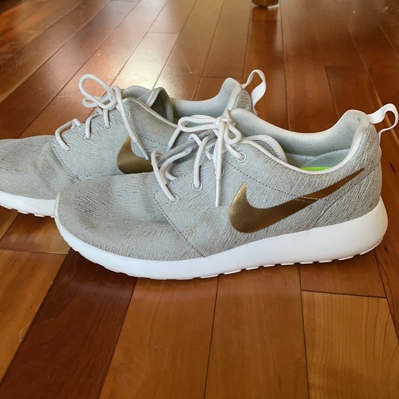 Nike ID Roshe Run - Picture 3 of 8